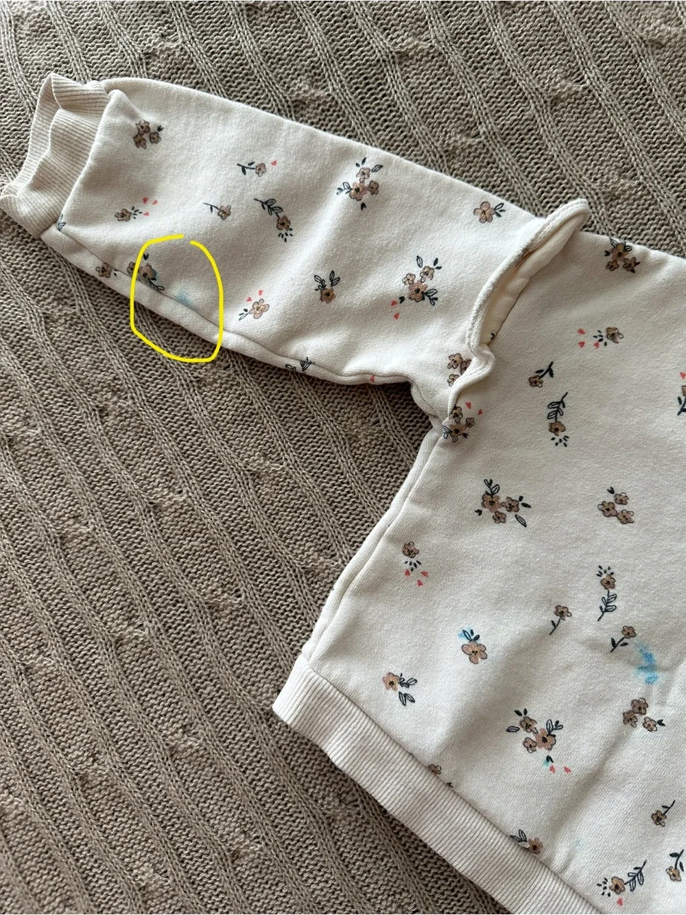 EUC Carter’s Baby Girl Outfit Set, Cream & Blush Sweatsuit, 24 Months *Imperfect